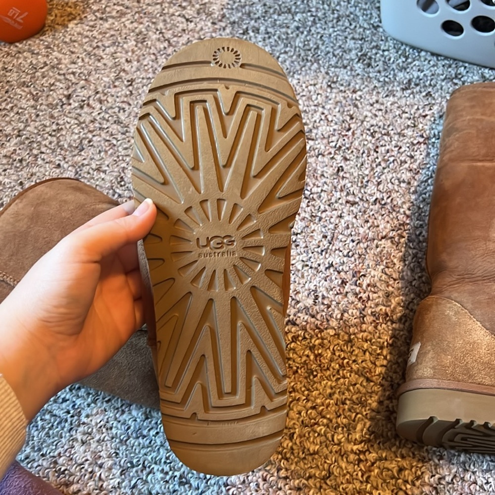 Long Ugg boots - Picture 3 of 4